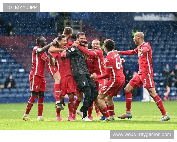 富勒姆97分钟世界波绝平利物浦，VAR判罚引争议