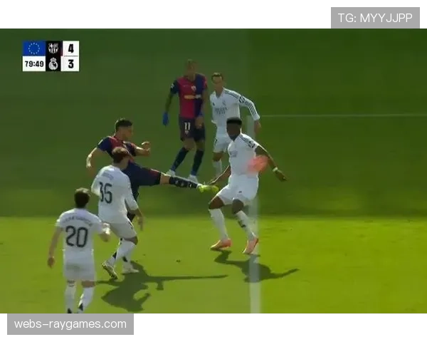 伤情更新:皇马方面吕迪格、楚阿梅尼参加合练,有望复出